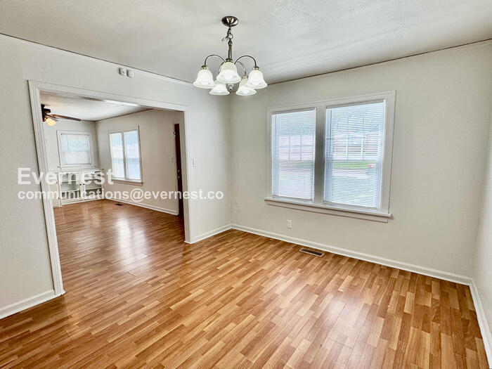 Building Photo - 1637 S Indianapolis Ave