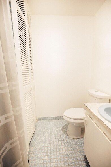 Building Photo - 2403 Lowson Blvd