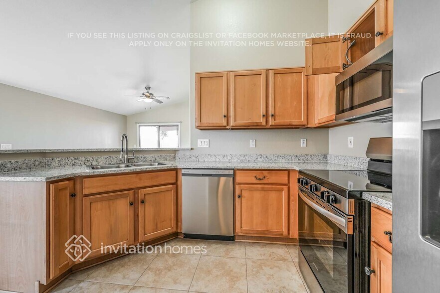 Building Photo - 16416 N 138th Ln