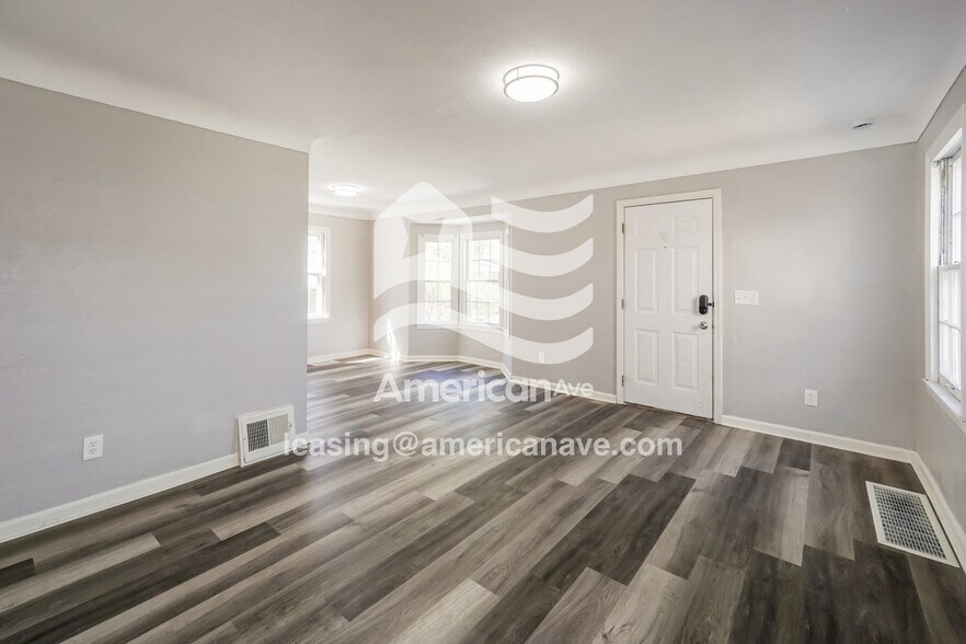 Building Photo - 4402 Asbury Dr