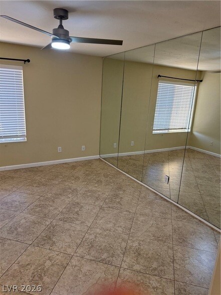 Building Photo - 1390 Hialeah Dr