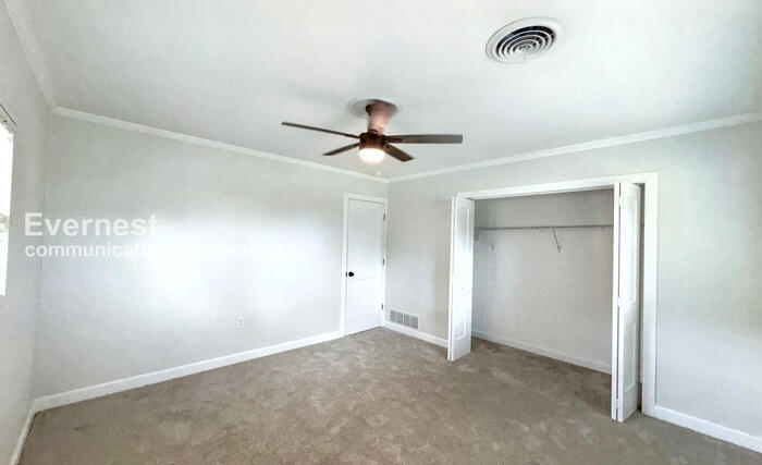 Building Photo - 111 Carlyle Dr