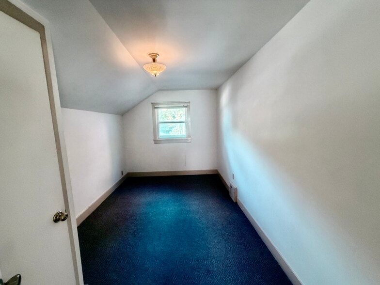 Building Photo - 244 5th St