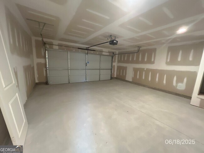 Building Photo - 105 Douglas Fir Dr
