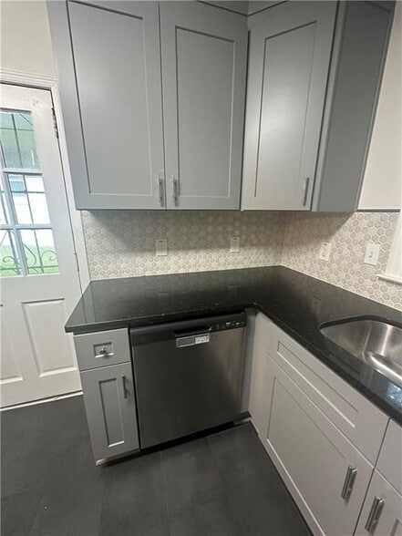 Building Photo - 349 Laquita Dr SE