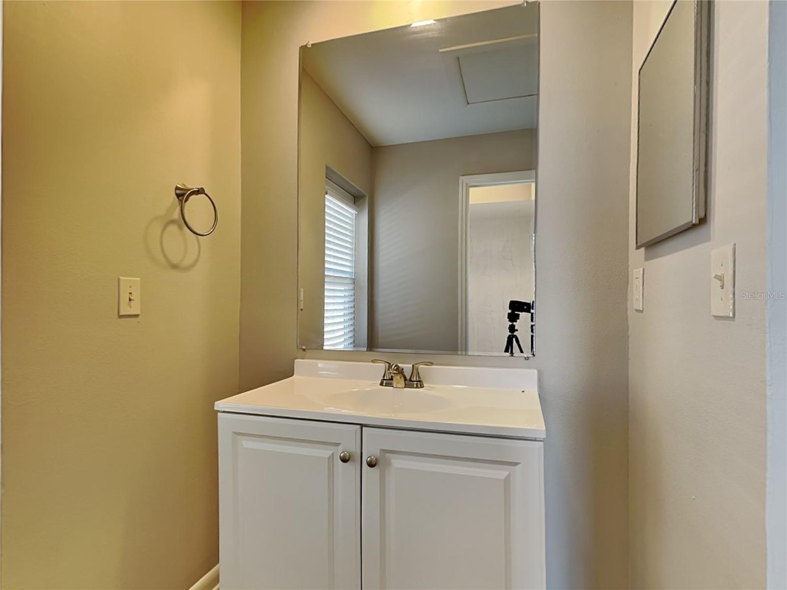 Building Photo - 646 Pine Forest Dr