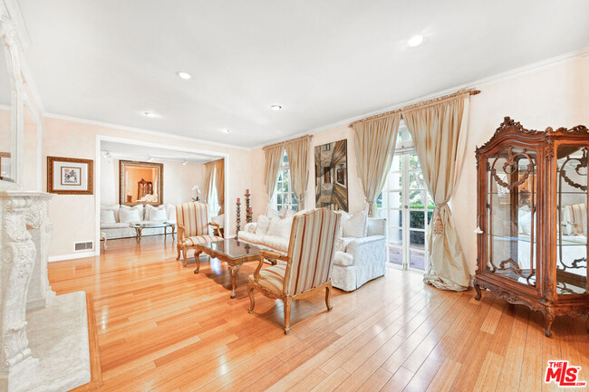 Building Photo - 1148 Coldwater Canyon Dr