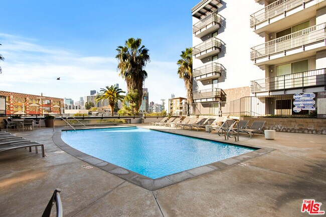 Building Photo - 629 Traction Ave