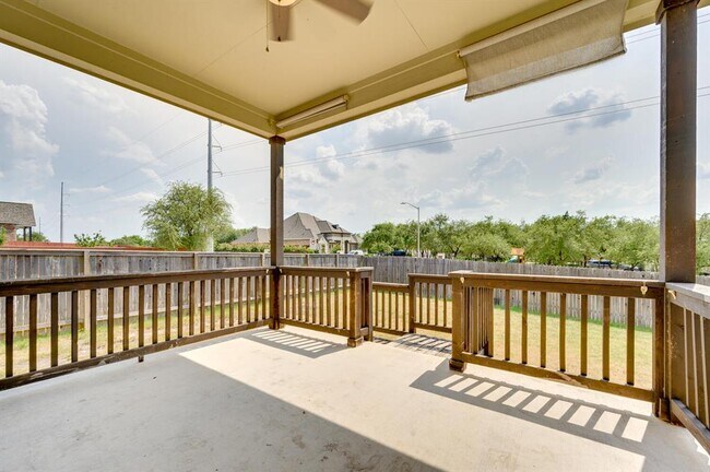 Building Photo - 845 Richardson Ln