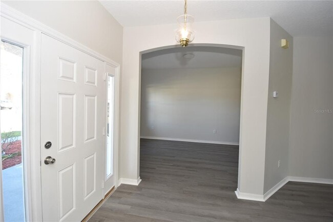 Building Photo - 4 Lynn Pl