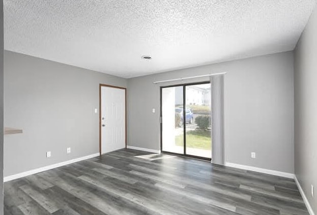 Building Photo - 121 Sandstone Ct