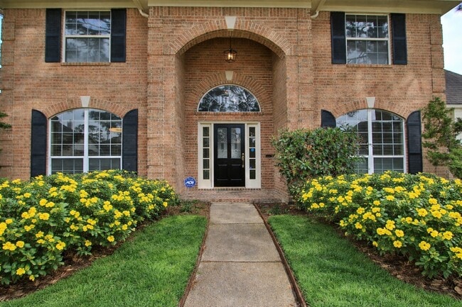 Building Photo - 15710 Cascading Brook Way