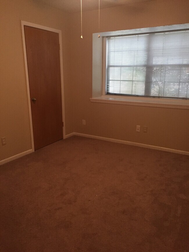 Building Photo - Great 3/2 House for Lease