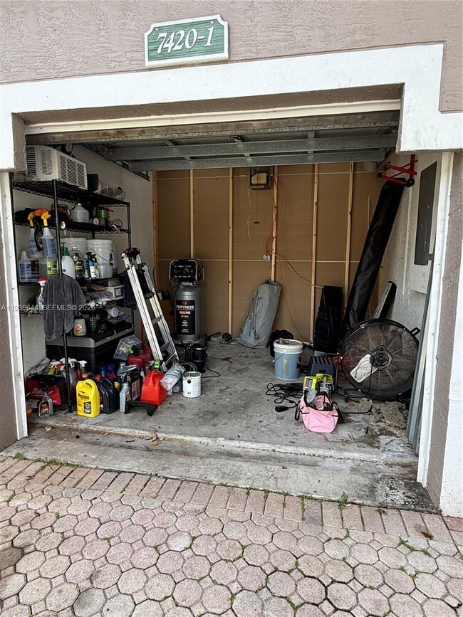 Building Photo - 7420 S Aragon Blvd