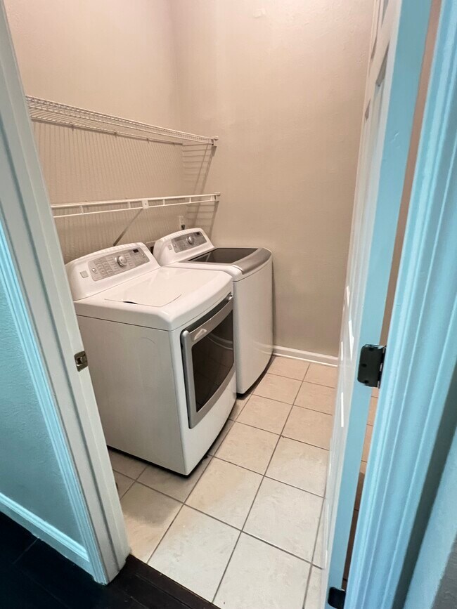 Building Photo - Emerald Preserve Townhome