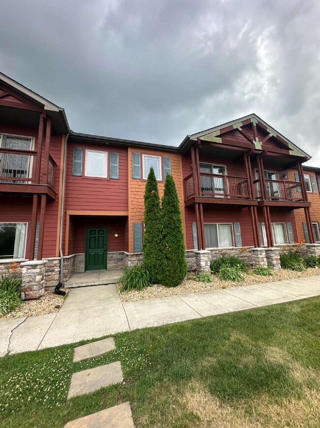 Building Photo - LUXURY RENTAL IN NORTH UTICA – OAK RIDGE VILLAGE