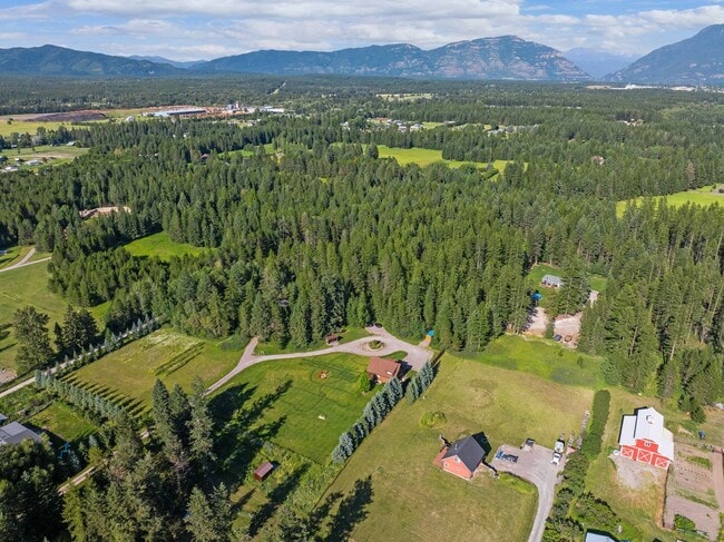 Building Photo - Luxury A-Frame Cabin in Columbia Falls — N...