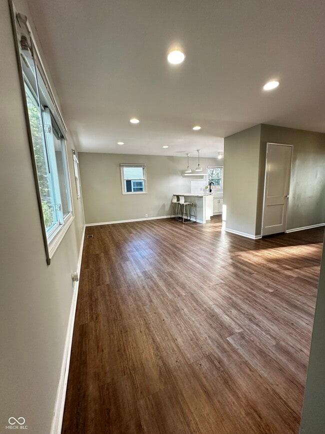 Building Photo - 5640 Crittenden Ave