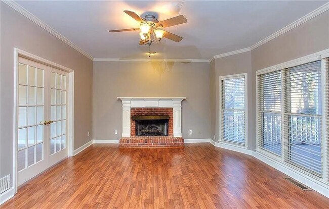 Building Photo - 800 Satinwood Pl