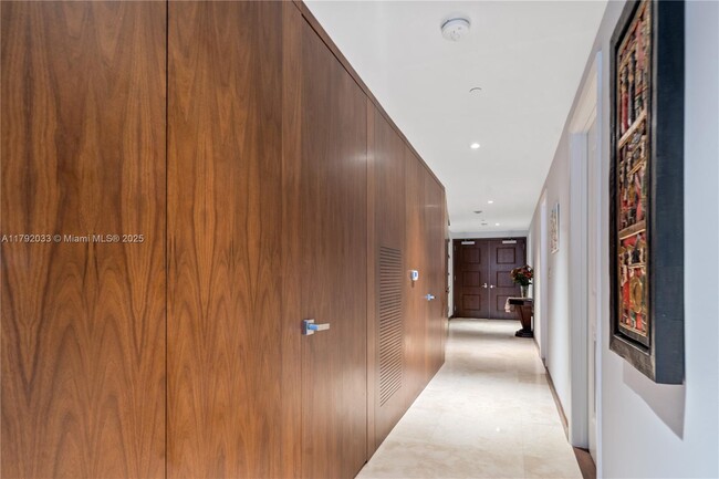Building Photo - 3737 Collins Ave