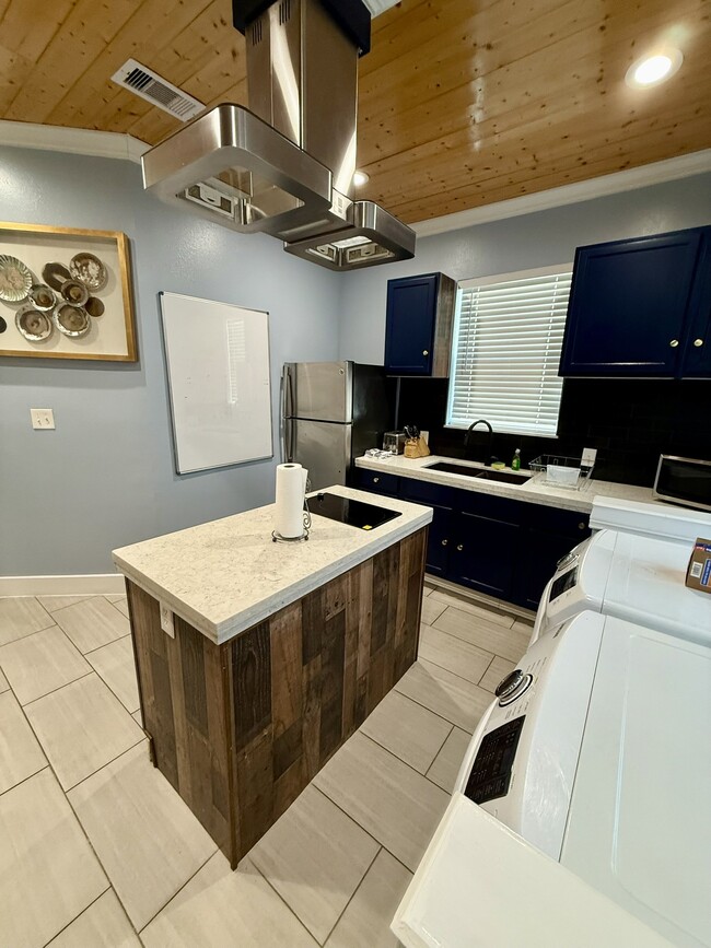 Building Photo - 2312 37th St