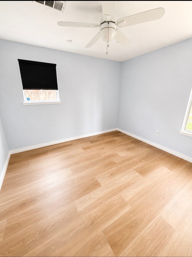 Building Photo - 10415 Norton Dr