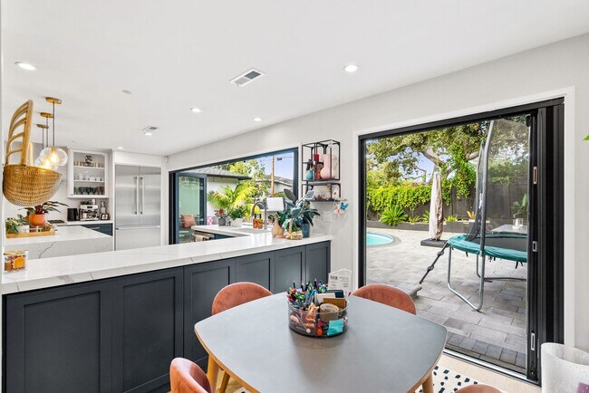 Building Photo - Designer 4BR Retreat with Pool, Indoor-Outdoor Living, and Prime Menlo Park Location