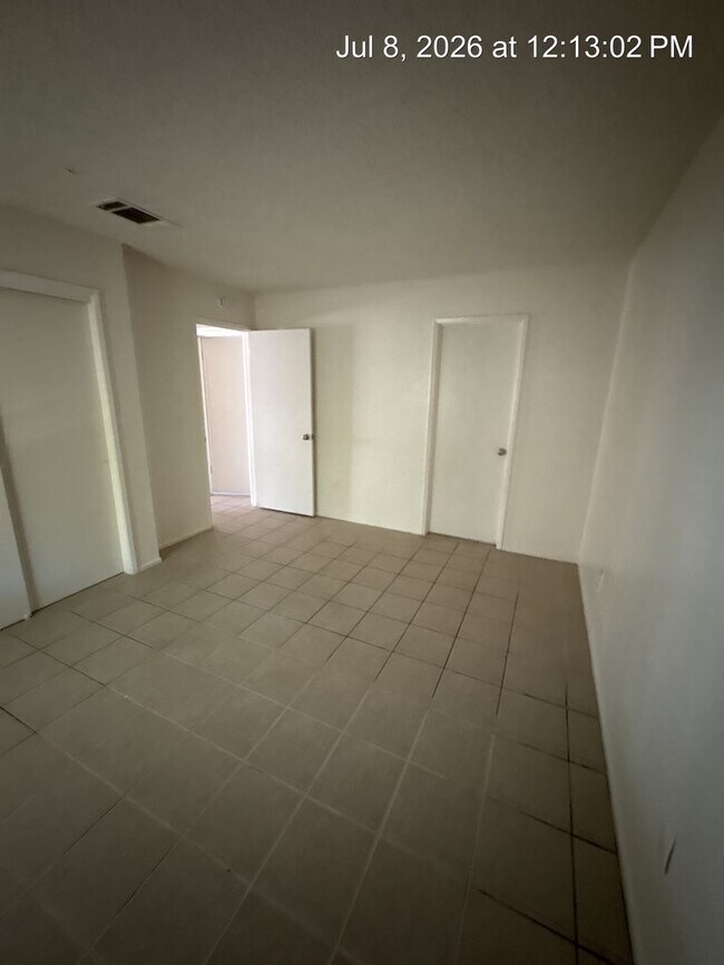Building Photo - 3156
