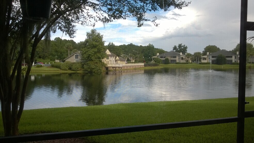 Building Photo - 10200 Belle Rive Blvd