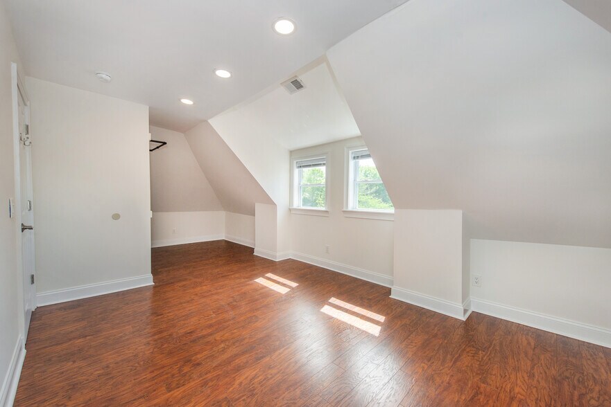 bedroom 3 - 49 Greenwood Ave