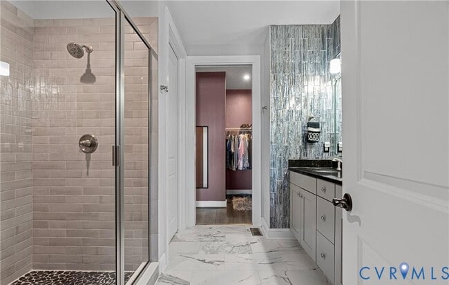 Building Photo - 444 W 6th St