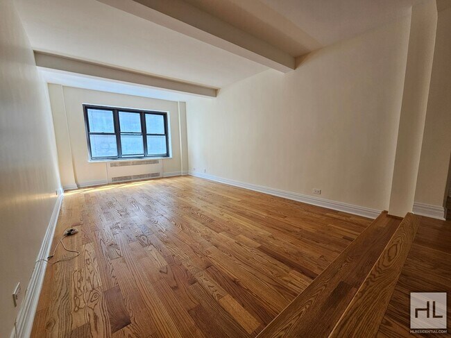 Building Photo - Spacious 2-Bedroom in Midtown East | 7th F...