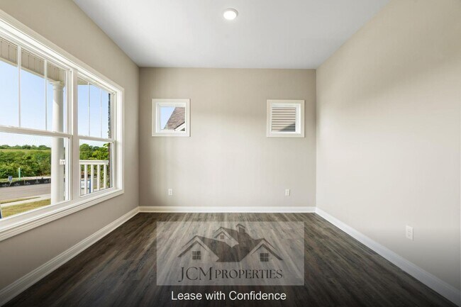 Building Photo - 916 Camden Ct