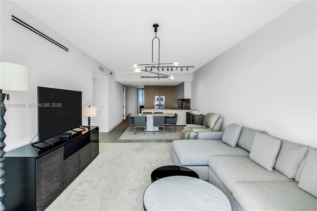 Building Photo - 15701 Collins Ave