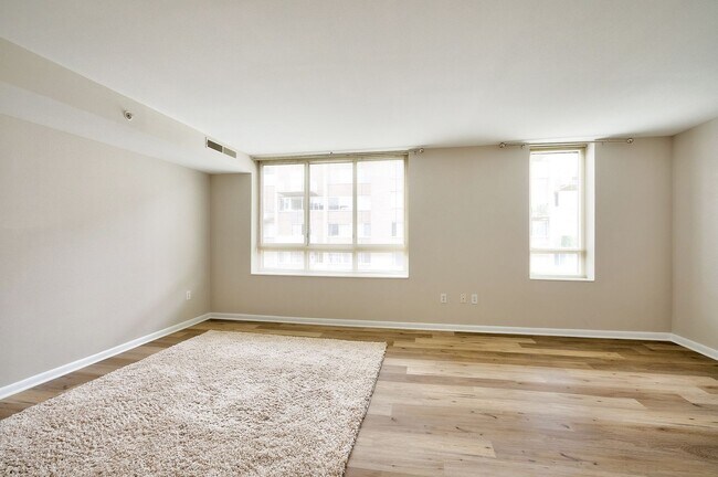 Building Photo - Modern Comfort 2BD/1BTH  in Navy Yard & So...