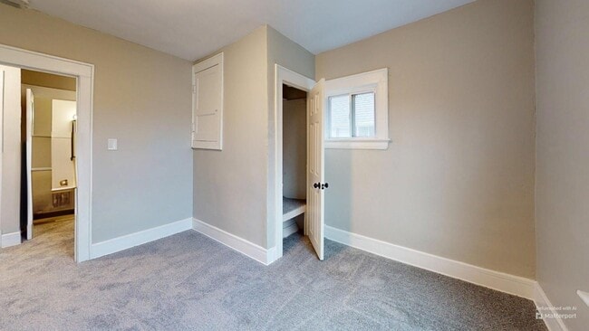 Building Photo - Edgewater Neighborhood - 3 bedroom - 2 Bat...