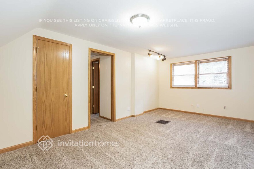 Building Photo - 1221 Oneida St