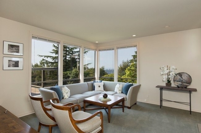 Building Photo - 1415 7th Ave W