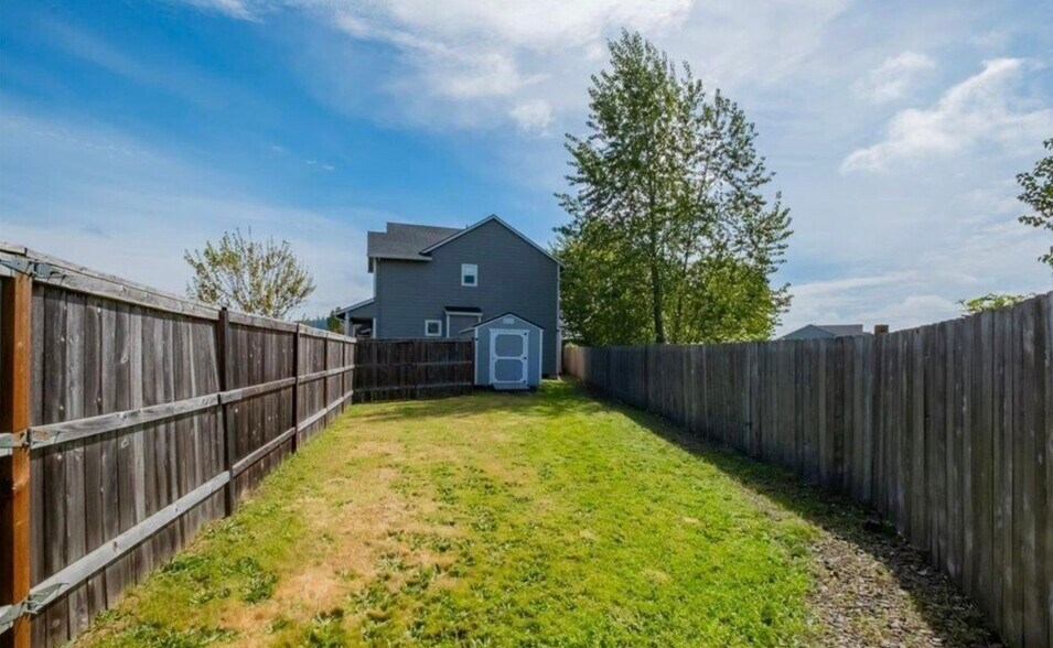 Building Photo - 4164 Sagecrest Dr NE