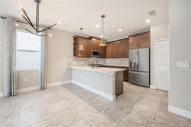 Building Photo - 7212 Paradiso Dr