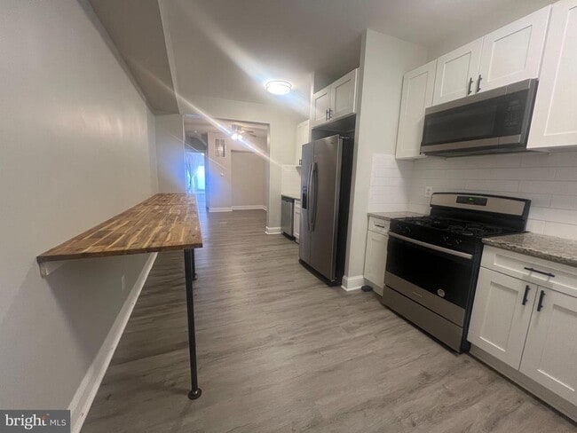 Building Photo - 3031 Shannon Dr