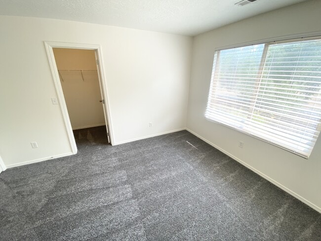 Building Photo - 1243 W 520 S