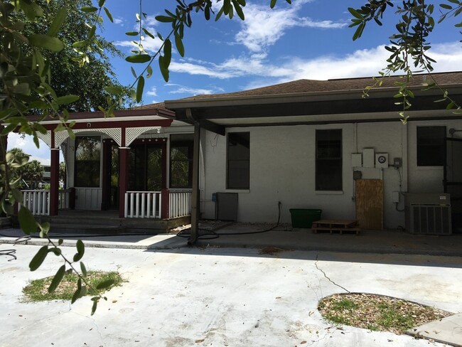 Porch - 312 14th St SW