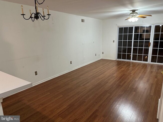 Building Photo - 27 Victory Ct