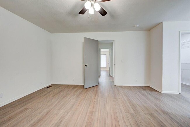 Building Photo - 1030 Walsh Ln