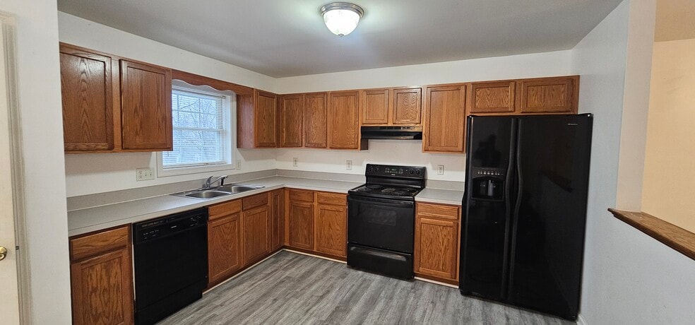 Kitchen - 7 Lotus Dr