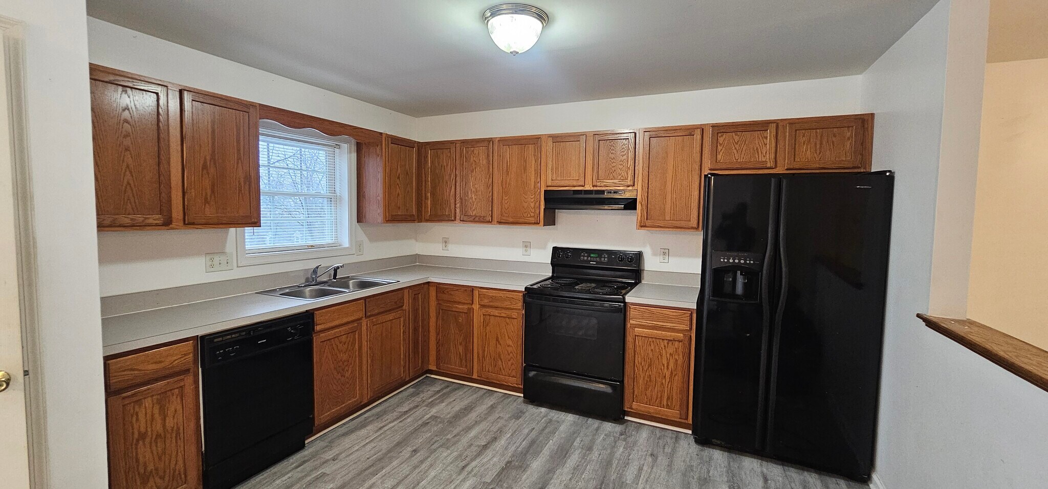 Kitchen - 7 Lotus Dr