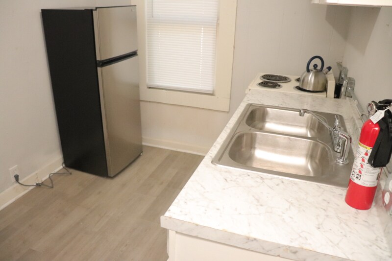 Building Photo - 2026 N Ross Ave