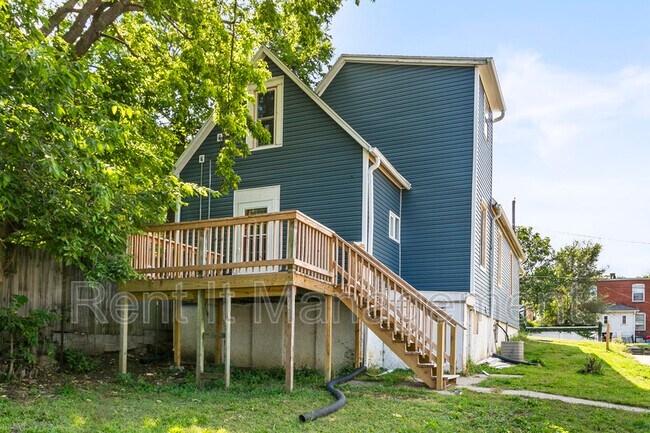 Building Photo - 3042 Cottage Grove Ave