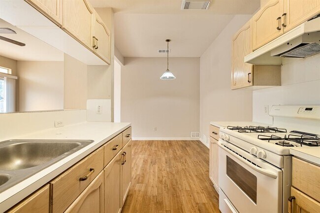 Building Photo - 508 Gregory Ct